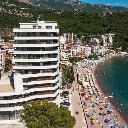 La Fiaba Rafailovici Apartment Екстериор снимка